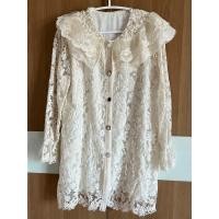 ราคา FASHION พร้อมส่ง อก 40 มือ 2 สภาพ 98 เดรสสั้น สีขาว เดรสลูกไม้ หรือเสื้อลูกไม้ พร้อมซับในทั้งชุด สวยมาก สาวอวบ (18934253978)