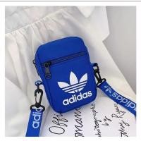 ราคา พร้อมส่ง กระเป๋าสะพายข้างADIDAS กระเป๋าสะพายใบเล็ก กระเป๋าสะพายข้างนักเรียน รุ่นใหม่ล่าสุด ทรงสวย ง่ายต่อการจับคู่ คุณภาพดี 3สีให้เลือก (14688283337)