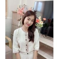 ราคา เสื้อผ้าฝ้าย เสื้อพื้นเมืองหญิง เสื้อทำงานผู้หญิง เสื้อคอกลม สีขาว งานแฮนเมด ปักด้นมือนาฬิกาทรายประณีต เสื้อแขนสามส่วน (19111339546)