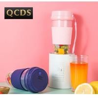ราคา Juicer คั้นน้ำผลไม้เครื่องคั้นน้ำผลไม้อเนกประสงค์แบบพกพาในครัวเรือน Fruit Juicer Portable Juicer for Home Outdoor activity เครื่องปั่นผลไม้ เครื่องปั่นพร้อมแก้วพกพา แก้วปั่นน้ำผลไม้ เครื่องปั่นมินิ คั