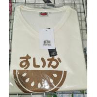 ราคา เสื้อแตงโม คอวีพิมพ์โลโก้แตงโม สินค้าใหม่ ผ้ายืด ทรงตรง ผลิตจากเนื้อผ้า Cotton แท้ 100 สีสวยชัดระบายอากาศได้ เป็นอย่างดี รุ่นผ้านุ่ม สินค้ามีจำนวนจำกัด สินค้ามีพร้อมส่ง ราคา S M L XL 295 บาท ทุกไซส์ (