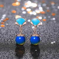 ราคา Her Lab Jewelry ต่างหูลูกปัดกลมอำพันสีฟ้ารุ่นที่สองฝังต่างหูรูปพัดเคลือบทองคำสีกุหลาบ18K (19328869075)