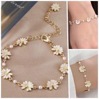 ราคา พร้อมส่ง กำไลแฟชั่นดอกเดซี่ประดับมุกสุดน่ารัก ความยาว 16 21 ซม (16925524822)