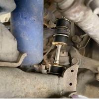 ราคา งาน OEM แท้ ราคาต่อคู่ สกรูกันโคลง MITSUBISHI CYCLONE L200 สกรูกันโคลงหน้า มิตซูบิชิ ไซโคลน สตราด้า แอล200 ลูกยางช่วงล่าง OEM แท้ (21317916502)