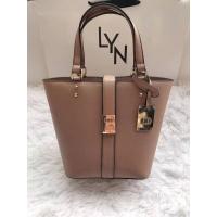 ราคา กระเป๋า Lyn สะพายข้าง ทรงถัง คอลเลกชั่นใหม่ งานแท้Outlet (18716816648)