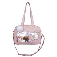 ราคา PeachSister พร้อมส่ง มีพู่ปอม ๆ Ita Bag หนัง PU มี 4 สี กระเป๋าสะพาย ใส่ตุ๊กตาเล็ก โชว์เข็มกลัด กระเป๋าใส (18734136891)