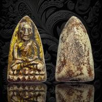 ราคา พระหลวงปู่ทวดพิมพ์ใหญ่เนื้อพระสมเด็จวัดระฆังลงรักปิดทองหลังโรยผงแร่เหล็กไหล พระเก่าเนื้อสวย พุทธคุณสูงน่าเก็บสะสม ส่งตรงปก AAA900 (20298698838)
