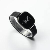 ราคา ขายร้อนใหม่นาฬิกาสแควร์ผู้ชายและผู้หญิงสัมผัสอิเล็กทรอนิกส์ LED นาฬิกาข้อมือแม่เหล็กหัวเข็มขัดตาข่ายเข็มขัดเข็มขัดเหล็ก (11066045746)