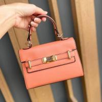 ราคา Lyn สะพายข้าง แถมใบลูก 1 ใบ กระเป๋าลิน (13215686609)