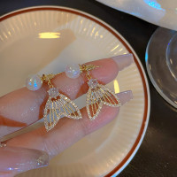 ราคา Maidu Jewelry ต่างหูมุกนางเงือกสำหรับผู้หญิงแฟชั่นล่าสุดหางปลาต่างหูหล่นหญิง (19682702810)