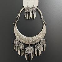 ราคา จัดส่งทันที เครื่องประดับแบบไทย ๆ สร้อยคอแฟชั่นเก่า สร้อยอีสานชุดล้านนาไทสร้อยเงินต่างหูสีเงินดำ เหมาะสำหรับงานเลี้ยงสังสรรค์ (20856206676)