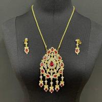 ราคา สร้อยคอและต่างหูแบบไทยสไตล์พระราชทานลงตอยชนิดใหญ่และตกแต่งด้วยอัญมณีสีสวยงามเหมาะสำหรับงานเลี้ยงเทศกาล (21295940730)