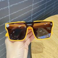 ราคา แสงแดดสำหรับเด็ก แฟชั่น การถ่ายภาพถนน สี่เหลี่ยม แว่นตา ต่อต้านยูวี แว่นตากันแดด เด็กผู้ชาย สาว สีดำ สีเหลือง (20320410111)