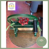 ราคา พร้อมส่ง เครื่องบดปลาหมึกมือหมุน ขนาดใหญ่ แกนบดกว้าง 5 5 นิ้ว ราคาพิเศษ ร้าน PP702 (4299462931)