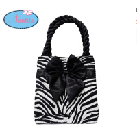 ราคา Nantita กระเป๋านันทิตาหูเกลียวพับข้าง BC201 (1586912041)