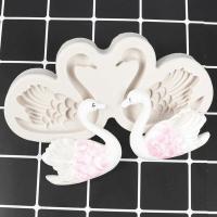 ราคา UNI Silicone Couple Swan Mold Fondant Cake Decoration Mould Soap Molds (16629619442)