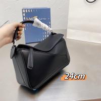 ราคา LOEWE Puzzle Geometric Bag Color Matching Stitching Rhombus Bag New Loewe Handbag Men And Women With The Same Large Capacity Commuting (20329834152)