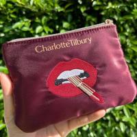 ราคา กระเป๋าใส่เครื่องสำอาง Charlotte Tilbury (18287463189)