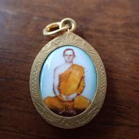 ราคา จี้ จี้พระ ล็อกเก็ต ทรงผนวช ภูมิพโล รัชกาลที่ 9 ฉาบทอง เลี่ยมกรอบทองไมครอน ตามรูป (19507594739)