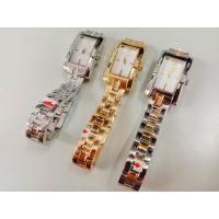 ราคา นาฬิกาข้อมือผู้หญิง Guy Laroche หน้าปัดทรงสี่เหลี่ยม เล่นวิบวับตรงขอบหน้าปัด4ด้าน สายเหล็กสีเงิน (12426112501)