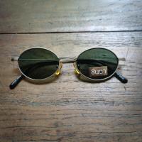 ราคา แว่นกันแดด กรอบแว่นตา แว่นตาวินเทจ ชินตา แว่นเก่าเก็บยุค 90s รุ่น Oval L ทรงรีมน กรอบสีเงิน เลนส์กันแดดสีดำ วินเทจแท้ หายาก (7700411353)