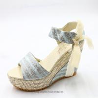 ราคา รองเท้าคัทชูแฟชั่น ส้นตึกสูง 4 นิ้ว เปิดหัว แต่งกลิตเตอร์ ไซส์ 35 39 (10169995762)