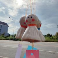 ราคา ตุ๊กตาไล่ฝน ผลิตจาก เซรามิค น่ารัก มีเสียงกรุ๊งกริ๊ง เมื่อลมพัด โมบายสไตล์ญี่ปุ่น โมบายแขวนระเบียง (20646379197)