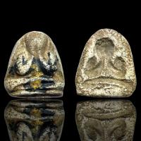 ราคา AD051 พระปิดตาวัดเครือวัลย์ หลังแบบ เนื้อขาว ลงรักดำปิดทอง (21364204975)