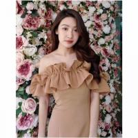 ราคา TW11284 เดรสปาดไหล่ระบายผ่าหน้า (7638381028)