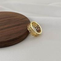 ราคา Tory Burch พื้นผิวโลหะที่เรียบง่ายกลวงออกโลโก้ศาลสไตล์บุคลิกภาพบรรยากาศกว้างรุ่นคู่ T แหวนสำหรับผู้หญิง (17110240200)