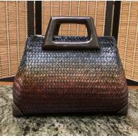 ราคา กระเป๋าสานกระจูด ย้อมสีขัดไล่หลากสี หูไม้ พร้อมสายสะพายถอดได้ (11785545025)