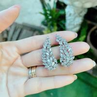 ราคา Titapa jewelry ต่างหูเพชรปีกนกใช้เพชรมาคีและเพชรหยดน้ำดีไซน์เก๋สวยมากไม่เหมือนใครให้ลุคสาวมั่นเพชรขาววิ้งๆงดงามปราณีตละเอียดมากเพชรคัดทุกเม็ดน้ำ100เพชรสวยเล่นไฟระยิบระยับตัวเรือนมีน้ำหนักแข็งแรงใส่ได้