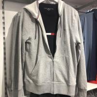 ราคา Tommy Hilfiger เสื้อสเวตเตอร์คาร์ดิแกนฮู้ดสีทึบผ้าฝ้ายบริสุทธิ์สำหรับผู้ชายเสื้อแจ็คเก็ตลำลองแขนยาวสำหรับผู้ชายเสื้อแจ็คเก็ตฤดูใบไม้ผลิและฤดูใบไม้ร่วง (20701638177)