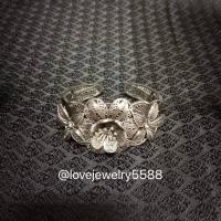 ราคา กำไลข้อมือลายดอกไม้ ปรับขนาดได้ ใส่ได้ทั้งเด็กและผู้ใหญ่ กำไลข้อมือ เครื่องประดับชุดไทย (10901600262)