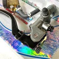 ราคา ปั้มบน AdeLin แท้ ข้างขวา ทรงอิตาลี กระปุกสีชา ขนาดลูกสูบ 19 มิล รูปทรงสวยงาม แข็งแรง ทนทาน (16968067676)