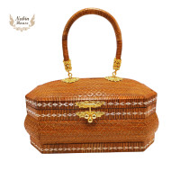 ราคา กระเป๋าย่านลิเภาแปดเหลี่ยมหูย่านลิเภาตัวล็อคทอง (16008507366)