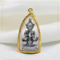 ราคา จี้องค์ท้าวเวสสุวรรณ เลี่ยมกรอบทองคำแท้ 90 กรอบทอง กันน้ำ รหัส A 511 4847 4 ท้าวเวสสุวรรณ รุ่นมหาบารมีเฟื่องฟู รมดำ (21053499686)