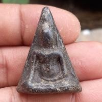 ราคา นางพญา พระนางพระพญา กรุวัดนางพระพญา เนื้อดำ (11563564901)