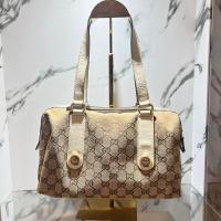 ราคา Gucci handbags vintage ตำหนิสายถลอก ลายผ้าชัดไม่ขาด รวมๆสวยพร้อมใช้งาน (19569821155)