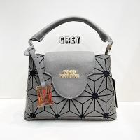 ราคา Coco london กระเป๋าถือ สะพายไหล่ สะพายข้าง มีสายยาว 3 ช่องการใช้งาน หนัง Safiano อะไหล่ทอง Ginny (21098970850)