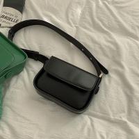 ราคา พร้อมส่ง Luna bag กระเป๋าสะพายข้างสีใหม่ เขียวเหนี่ยวทรัพย์ (16030405134)