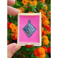 ราคา เหรียญหลวงพ่อรวย รุ่นรวยเจริญพร99 เนื้อทองแดงรมดำ รับประกันแท้ตลอดชีพ (14350319725)