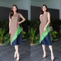 ราคา เดรสตัวยาว แขนกุด ทรงเคิร์ฟ งานอัดพลีทแนวเฉียง ทรงป้ายสไลด์ไปด้านข้าง พลีทเนื้อเดียวกับงาน Brand งานเกาหลีแท้ สวย Best Quality งานผ้าตัดต่อ ไล่เฉดสี ช่วงปลายเดรส สีสวยหวาน ละมุน ลงตัว ผ้าเนื้อเงา ดีไซ