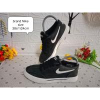 ราคา รองเท้ามือสอง ใส่ลำลอง Size 38ยาว24cm (20918556576)