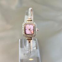 ราคา แฟชั่นนาฬิกาหน้าปัดทรงสี่เหลี่ยมเพชร Encrusted นาฬิกาข้อมือสตรีฟรีนาฬิกากําไลปรับสำหรับนาฬิกา Quartz สำหรับเด็กผู้หญิง (19736234686)