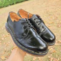 ราคา ส่งฟรี รองเท้า 8US 26cm 41eu รองเท้า Dr Martens SMOOTH LEATHER OXFORD SHOES Pre owned Authentic (21351348498)