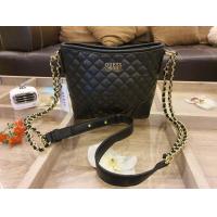 ราคา กระเป๋าสะพาย Guess Crossbody bag หนังเย็บลายตารางนิ่ม สายสะพายโซ่ยาวปรับระดับได้ (1187788227)