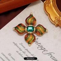 ราคา เข็มกลัดคริสตัลรูปวังสไตล์บาร็อคสำหรับผู้หญิงเข็มกลัดไม้กางเขนแบบคลาสสิกหมุดโลหะตรงกลางเครื่องประดับสำหรับงานเลี้ยง (18833016093)