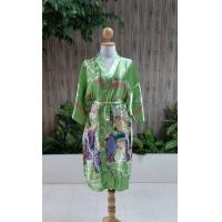 ราคา ชุดคลุมกิโมโน ใส่นอน ใส่อาบน้ำ แต่งตัว ผ้าซาติน ขนาดฟรีไซส์ ลายเจ้าหญิงญี่ปุ่น โทนสีเข้ม (15057157717)
