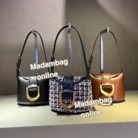 ราคา Charles Keith Gabine Buckle Bag กระเป๋าสะพายไหล่ หรือสะพายข้าง (16327320971)